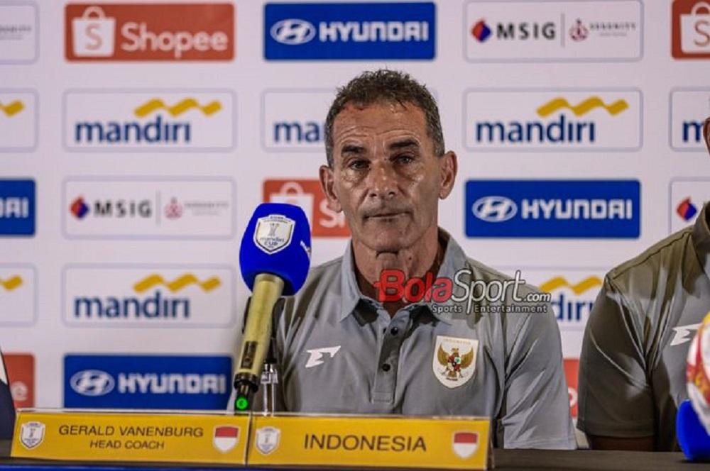 Ini Reaksi Gerald Vanenburg Lihat Kadek Arel cs Oper-operan di Belakang saat Tertinggal dari Vietnam