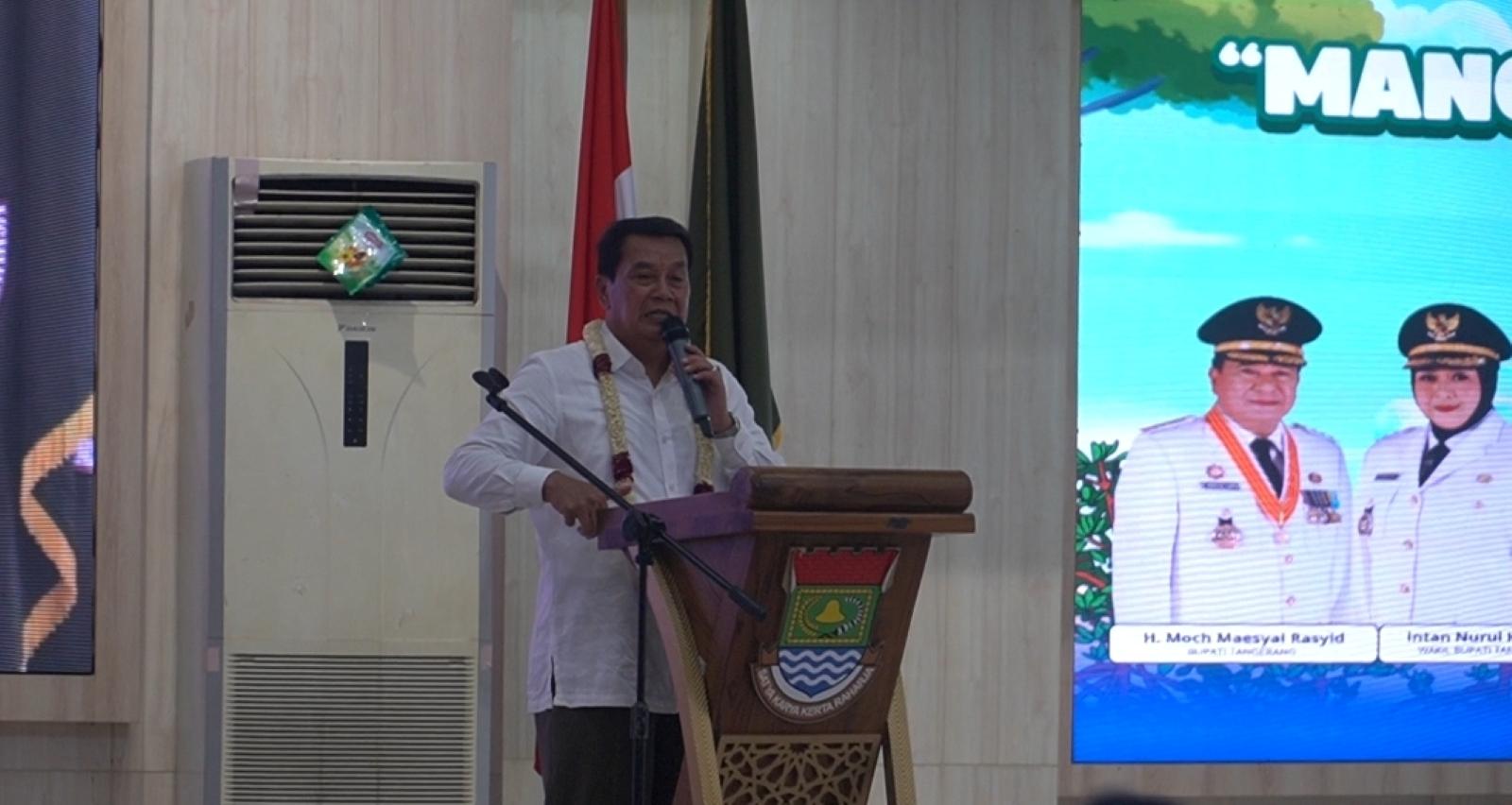 HARDIKNAS-Bupati-Tangerang-Moch-Maesyal-Rasyid-saat-peluncuran-Buku-Bunda-PAUD.jpg