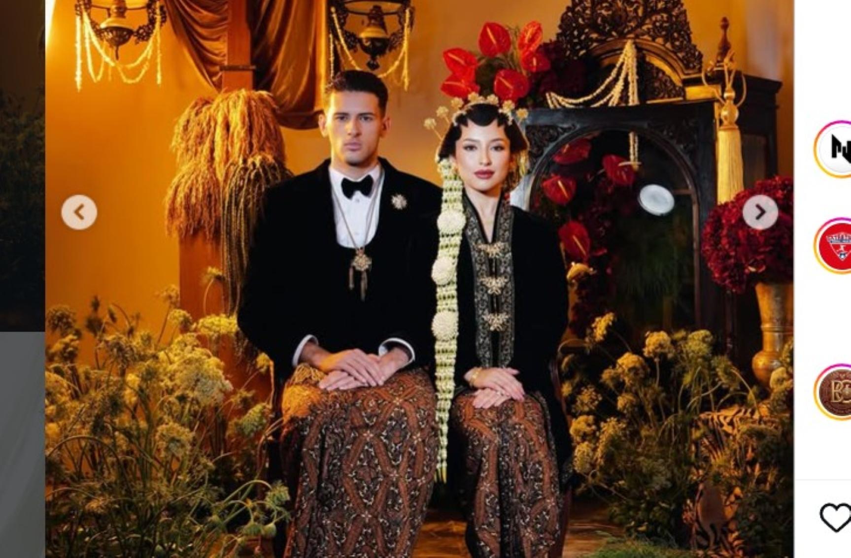 JUSTIN-JENNIFER-MENIKAH-Kebahagiaan-tengah.jpg