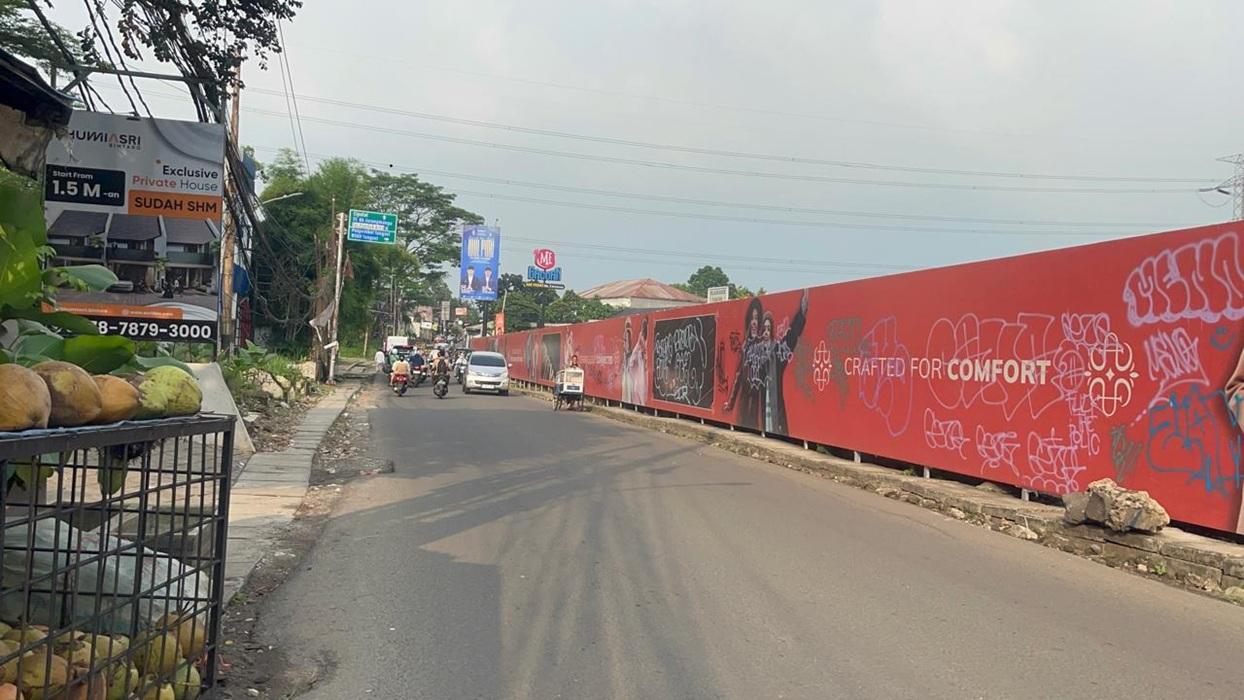 Jalan-Aria-Putra-di-kawasan-Tanah-Tingal-Macet.jpg