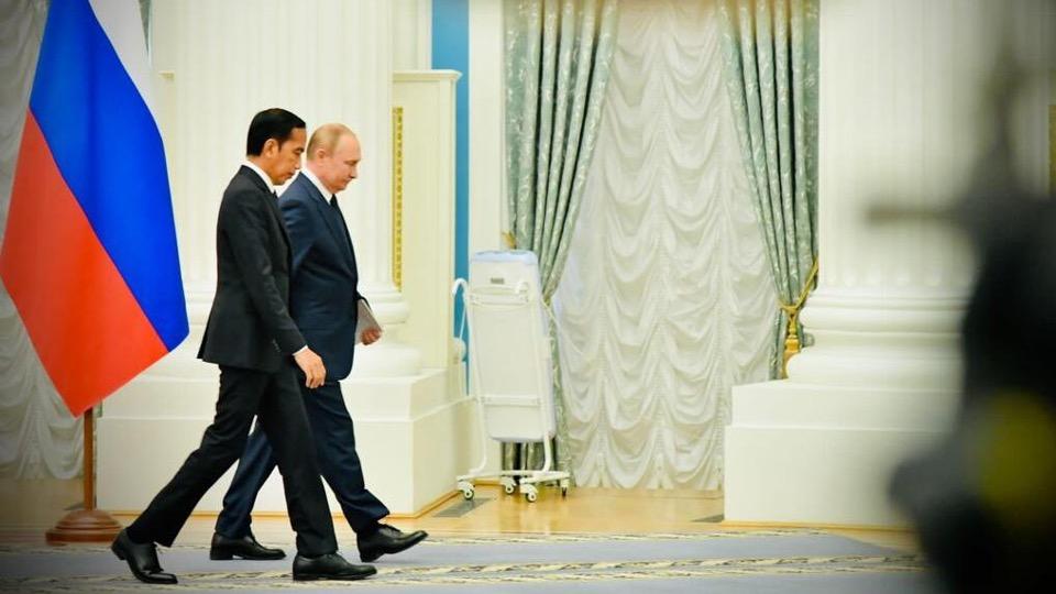 Jokowi-bertemu-Putin-di-Istana-Kremlin-Kamis-3062022.jpg