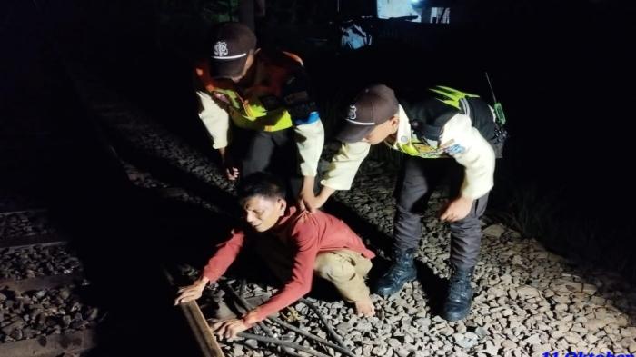 KAI-Daop-1-Jakarta-amankan-pelaku-pencurian-kabel-grounding.jpg