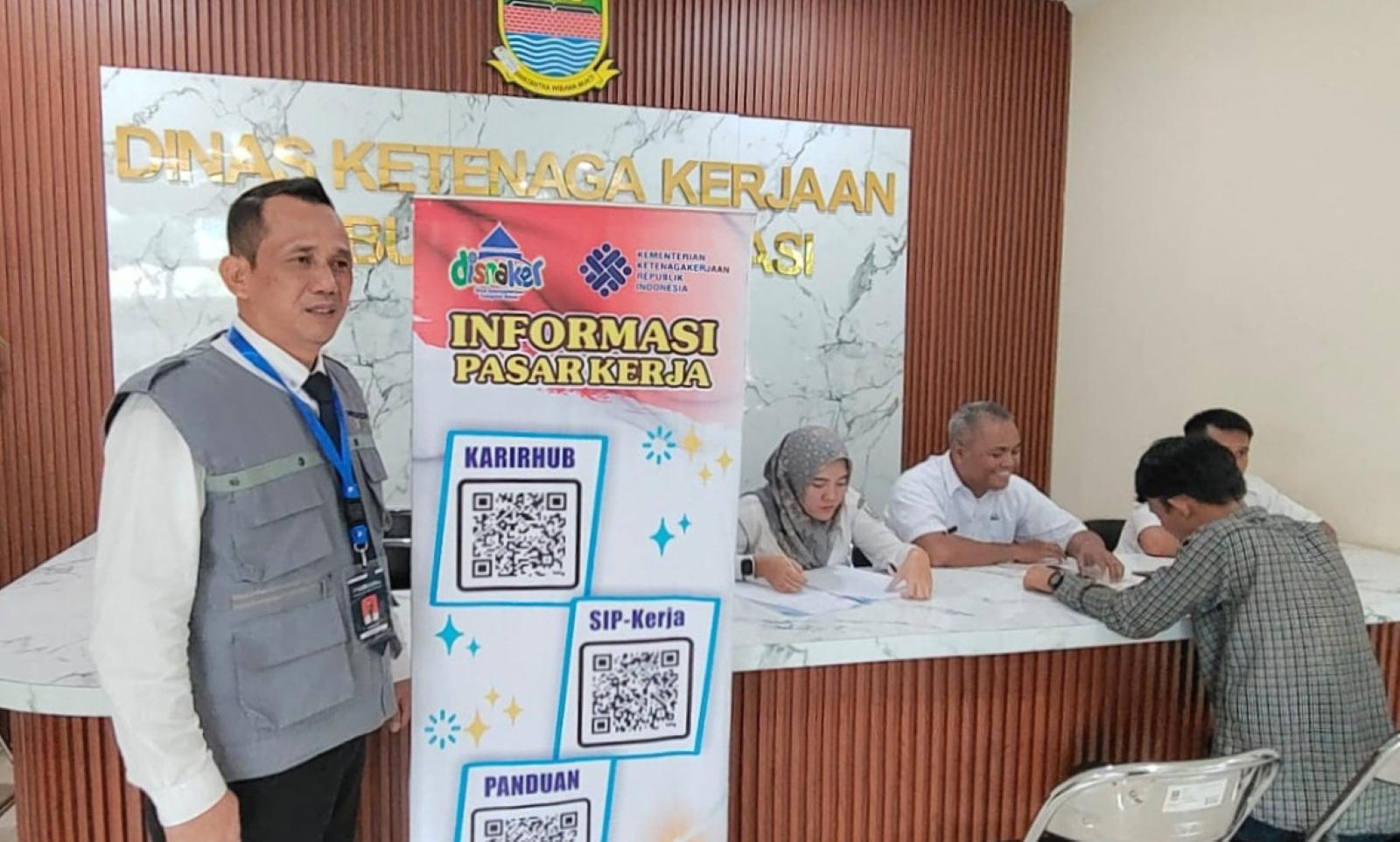 Rekrutmen Terbuka, Disnaker Kabupaten Bekasi Desak Perusahaan Wajib Lapor Lowongan Kerja - Wartakotalive.com