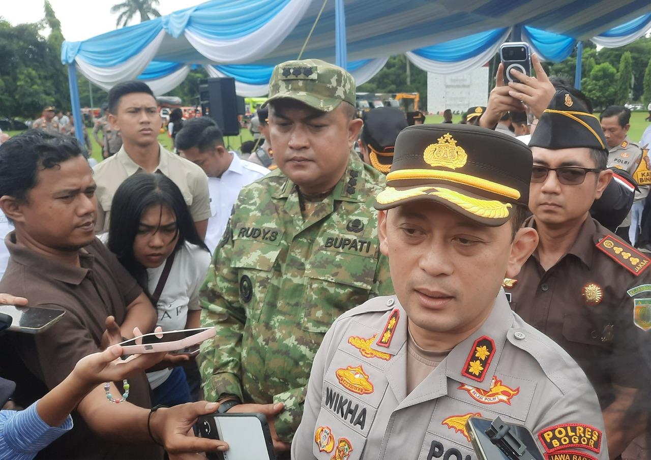 Kapolres-Bogor-AKBP-Wikha-Ardilestanto-kanan-pada-Rabu-5112025.jpg