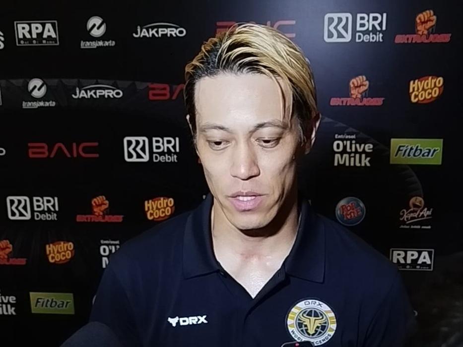 Keisuke-Honda-saat-diwawancarai-usai-bermain-membela-DRX-World.jpg