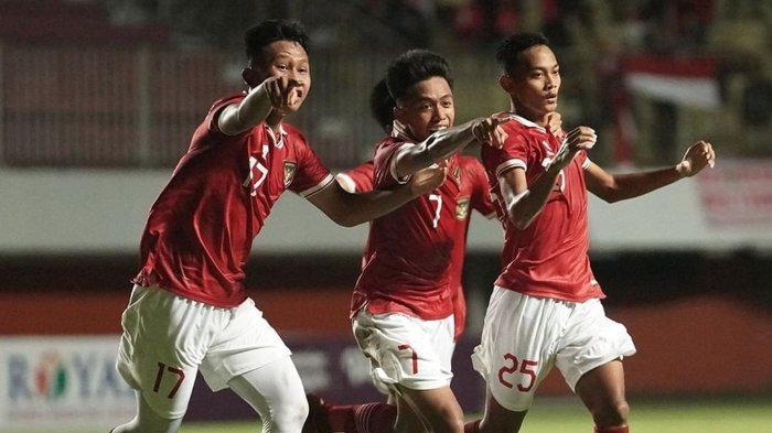 Usai Pertandingan Indonesia Vs Vietnam, Ratusan Pemuda Berjoget di Bundaran HI