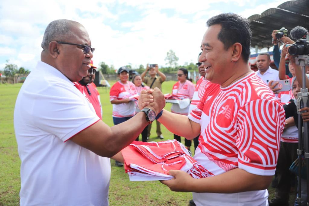 wartakota/Kemendagri-melakukan-gerakan-pembagian-10-juta-bendera-merah-putih-di-Kota-Sorong.jpg