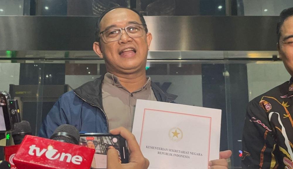 Kementerian-Hukum-serahkan-surat-Keppres-terkait-amnesti-Hasto-Kristiyanto.jpg
