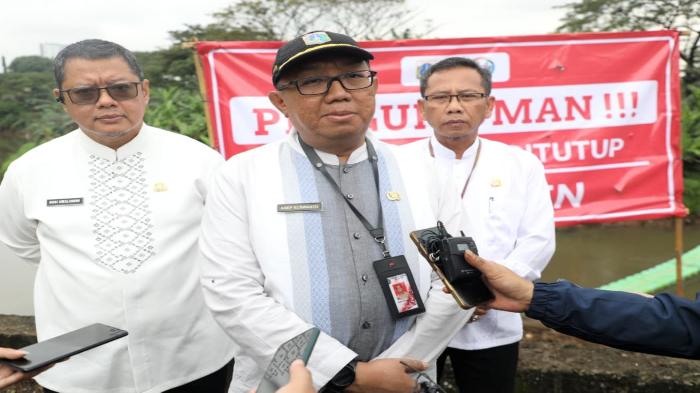 Dinas Lingkungan Hidup DKI Jakarta Hentikan Operasional Emplasemen Sampah di TPU Tanah Kusir