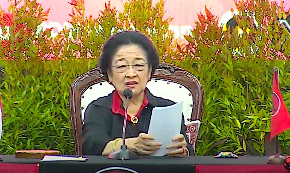 Megawati Soekarnoputri Langsung Beri SK untuk 13 Bakal Calon Kepala Daerah
