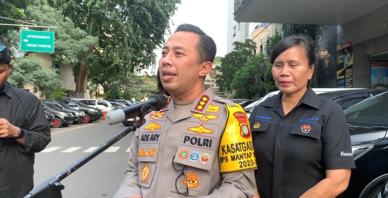 Kombes-Ade-Ary-Syam-Indradi-beri-keterangan-ke-awak-media-Selasa-242024.jpg