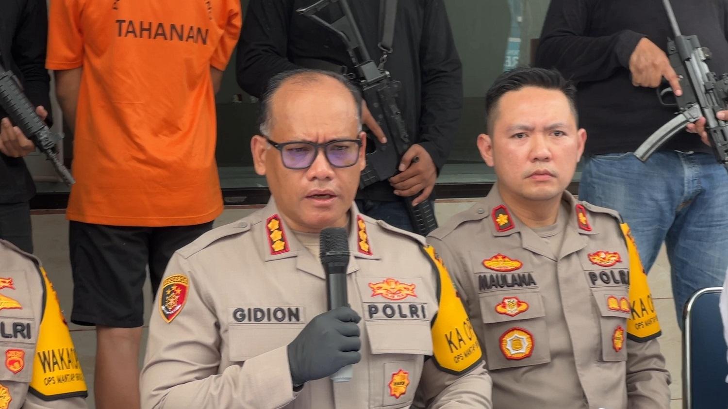 Kombes-Gidion-Arif-Setyawan-beri-keterangan-pers-soal-pembunuhan-di-Kelapa-Gading.jpg