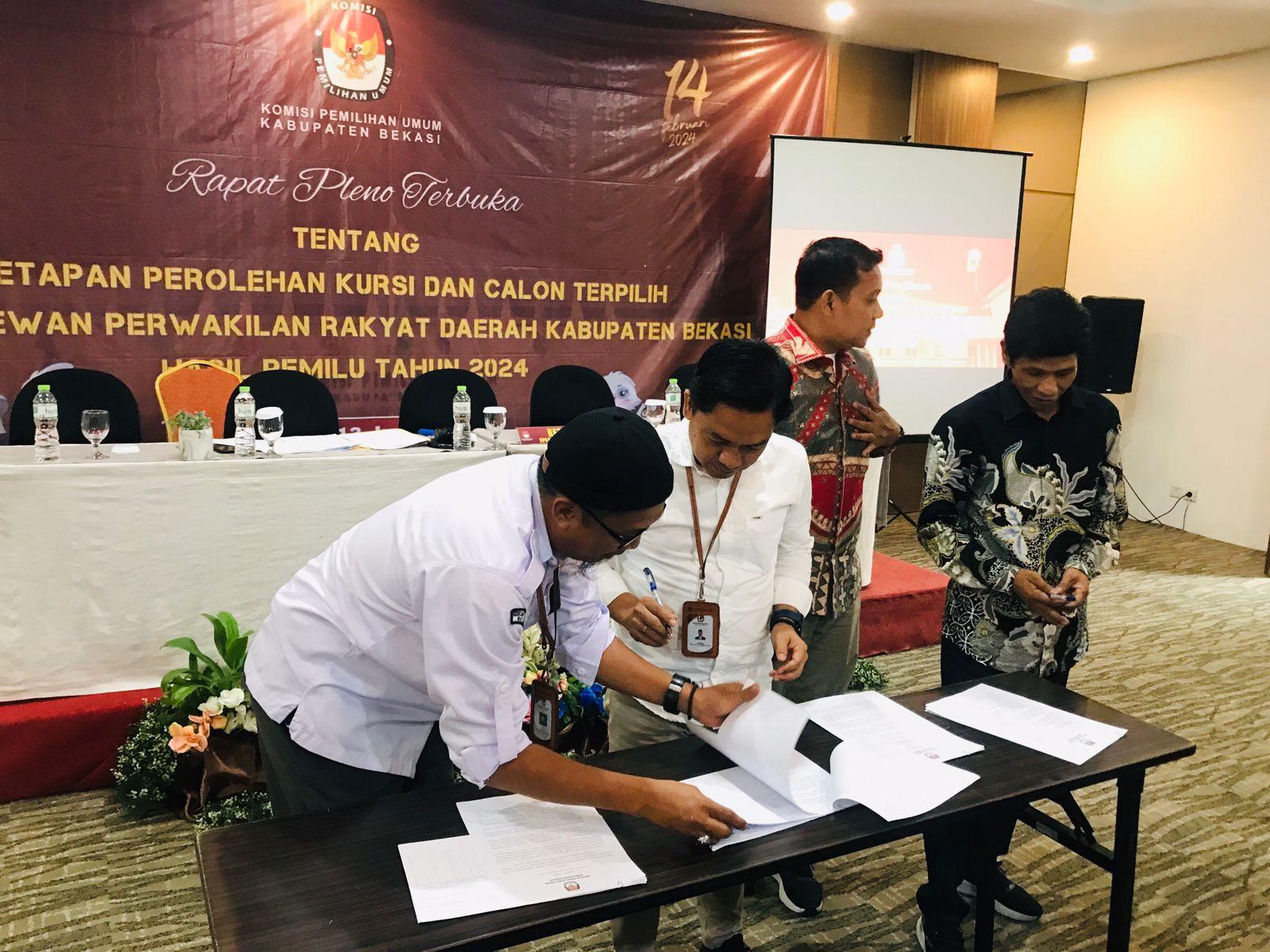 Komisi-Pemilihan-Umum-KPU-Kabupaten-Bekasi-telah-menetapkan-55-anggota-DPRD-terpilih.jpg