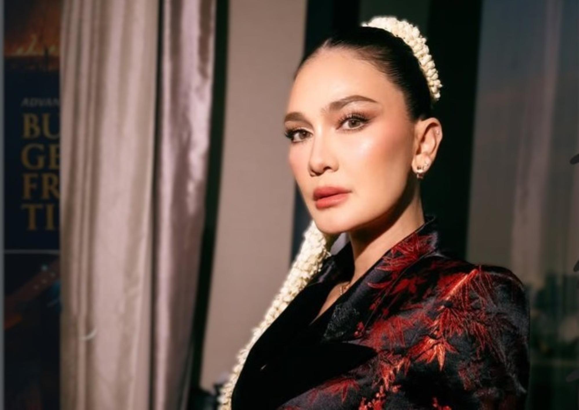 LUNA-MAYA-HIATUS.jpg