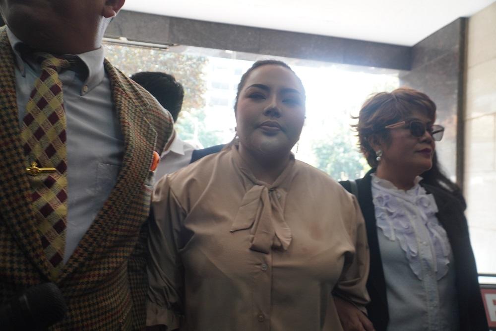 Lisa-Mariana-jalani-pengambilan-sampel-tes-DNA-di-Bareskrim-Polri.jpg