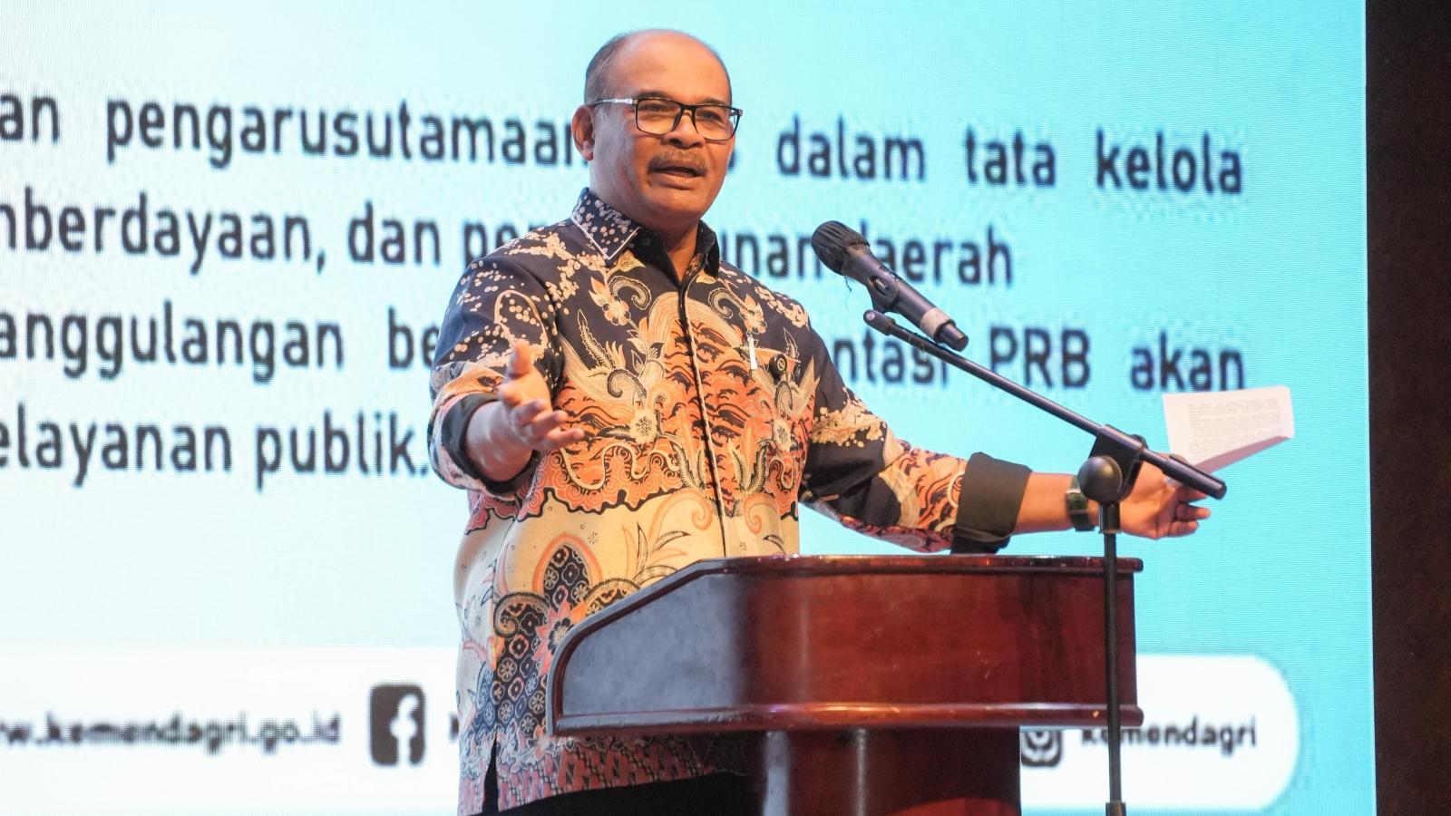 MANAJEMEN-BENCANA-Direktur-Jenderal-Bina-Administrasi-Kewilayahan-Kemendagri-Safrizal-ZA.jpg