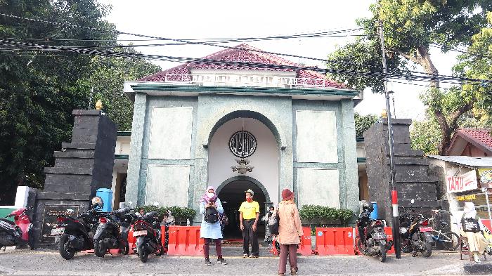 Masjid-Jami-Assalafiyah-yang-didirkan-oleh-pendiri-Jakarta-Pangeran-Achmad-Djaketra.jpg