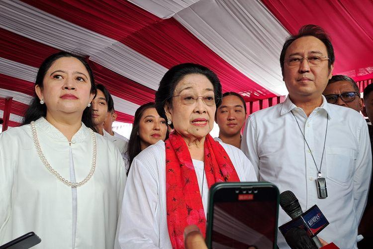 Megawati-Nyoblos-di-TPS-Kebagusan.jpg