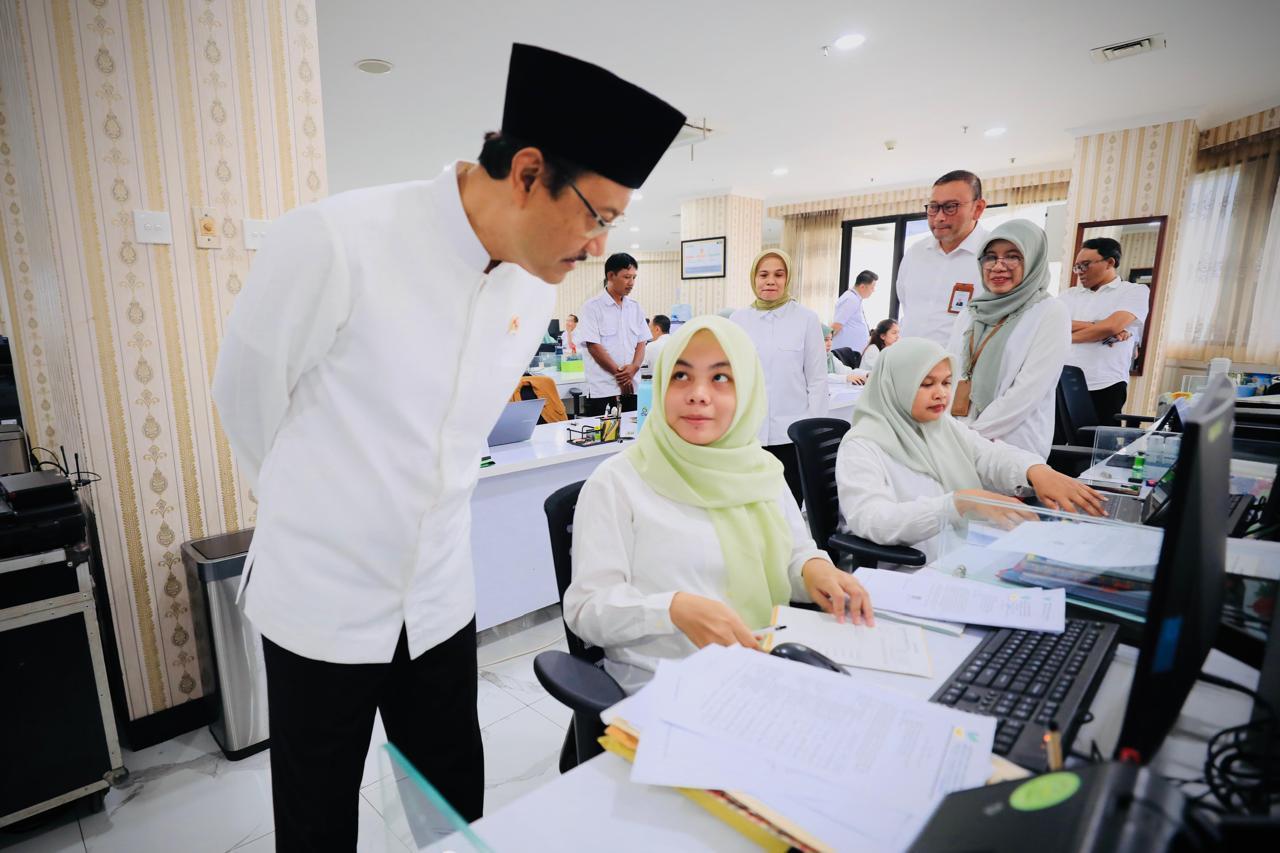 Hari Pertama Masuk Kerja, Gus Ipul akan Beri Sanksi 2708 Pegawai Tak Hadir