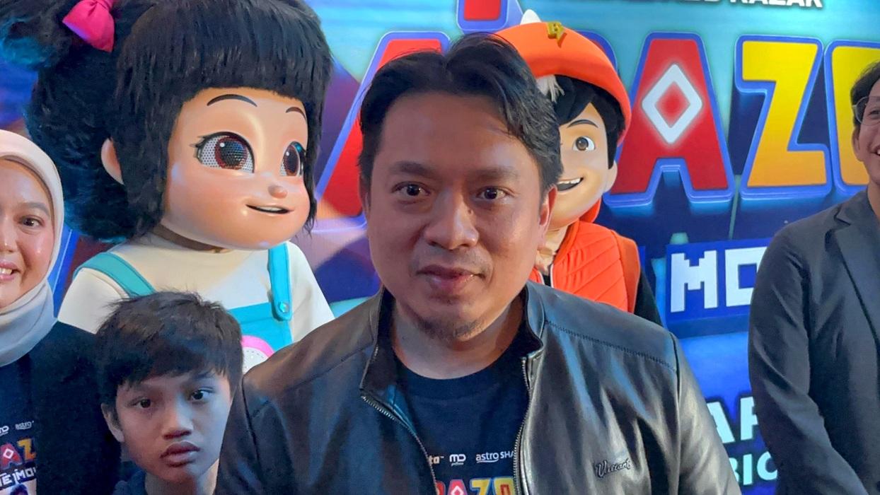 Nizam-Abd-Razak-sutradara-dan-penulis-film-Papa-Zola.jpg