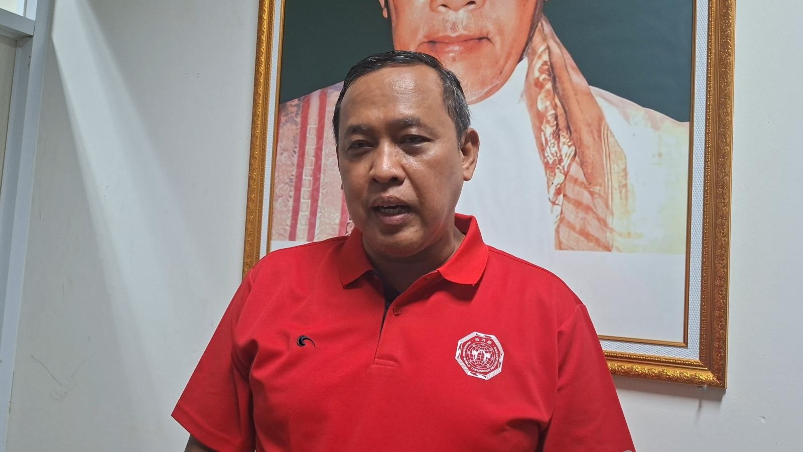 ONE-DAY-ENGLISH-Wali-Kota-Bekasi-Tri-Adhianto-usai-rapat-menggunakan-bahasa-Inggris.jpg