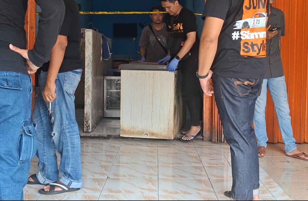 Olah-TKP-penemuan-mayat-pedagang-ayam-geprek.jpg