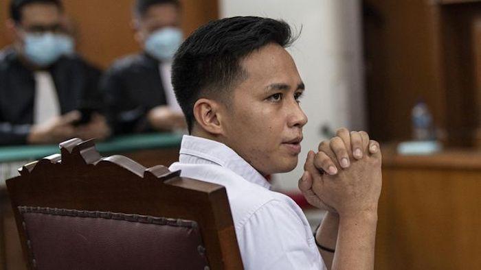 wartakota/Orangtua-Bharada-Eliezer-berharap-anaknya-bisa-kembali-jadi-polisi.jpg