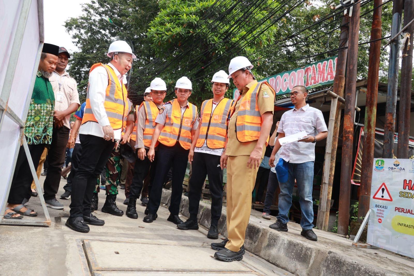 PENATAAN-UTILITAS-Wali-Kota-Bekasi-Tri-Adhianto-memantau-penerapan-konsep-ducting.jpg