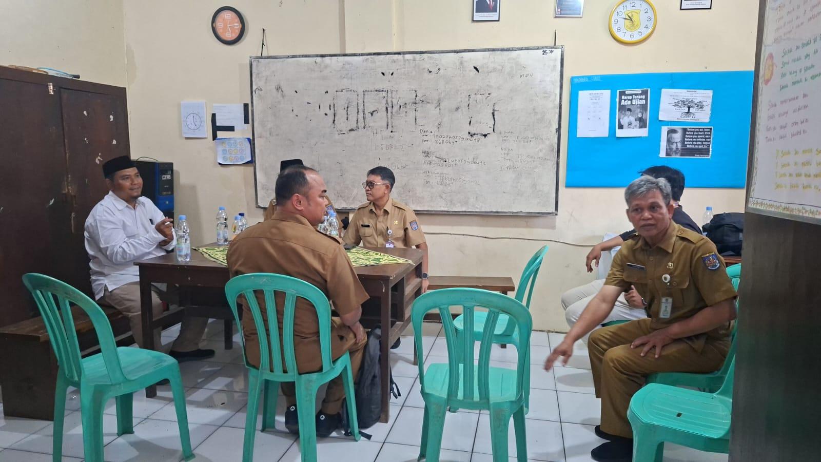 Dendam Masa Lalu dan HIV, Pengakuan Oknum Guru MTs Depok Jajakan Jasa Mesum Sesama Jenis