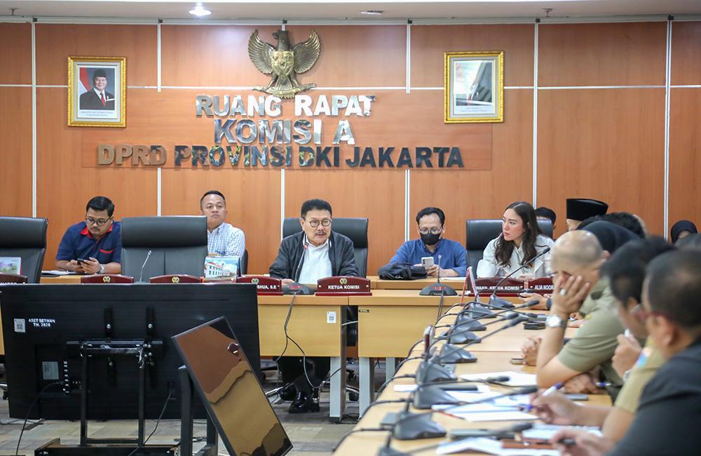 PERMINTAAN-DANA-HIBAH-Suasana-rapat-kerja-antara-Komisi-A-DPRD-Provinsi-DKI-Jakarta.jpg