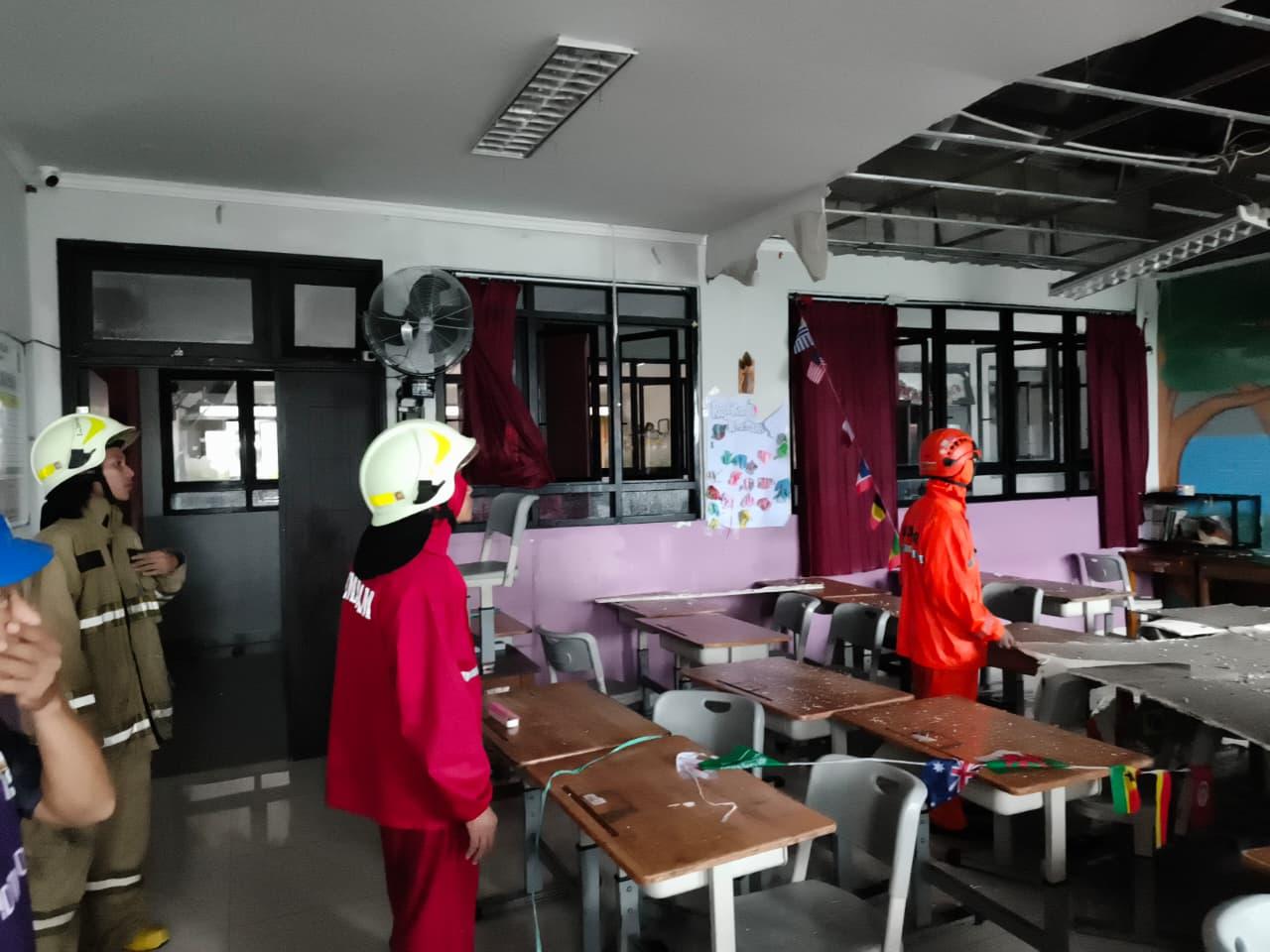 PLAFON-SDN-AMBRUK-Senin-pagi-1212026-yang-seharusnya-menj.jpg