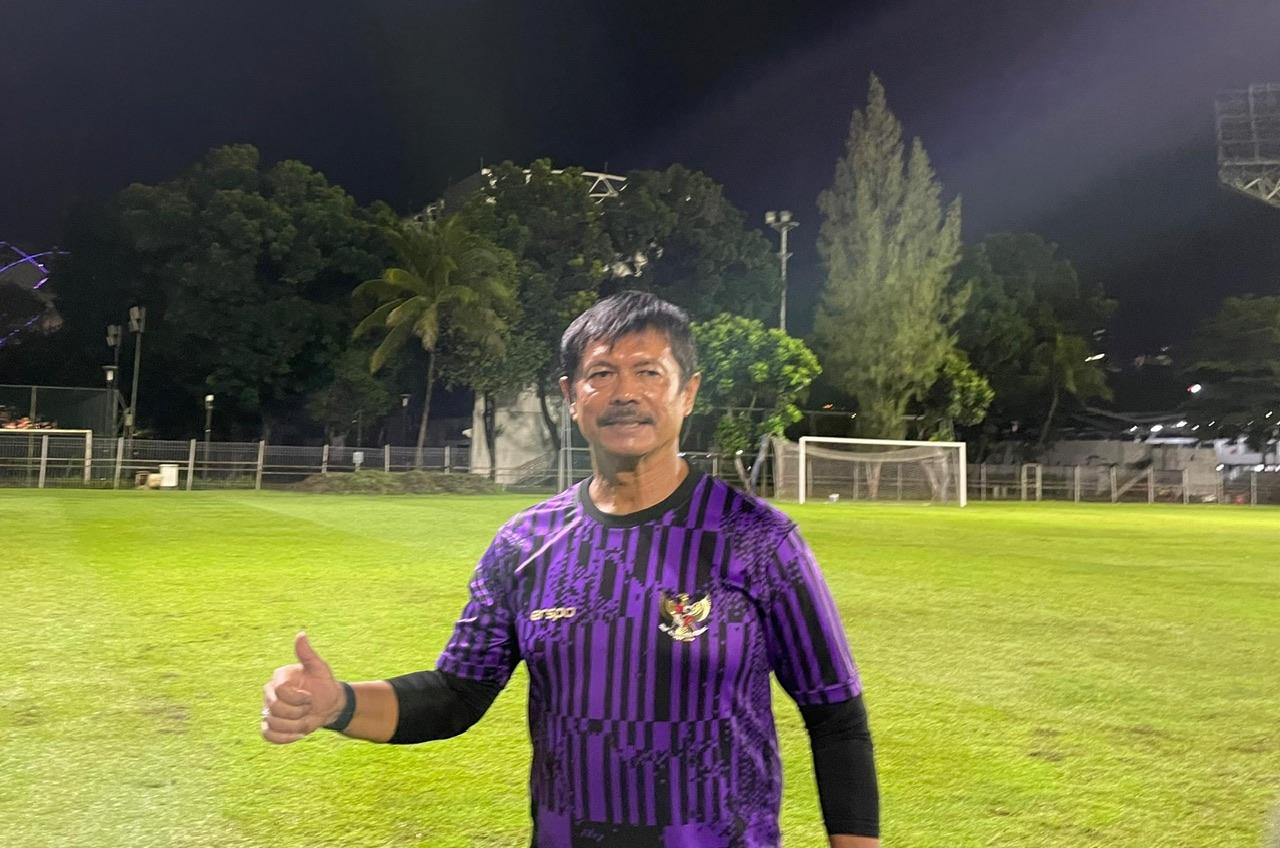 Pelatih-Timnas-Indonesia-U-20-Indra-Sjafri-saat-usai-memimpin-latihan-di-Lapangan-B.jpg