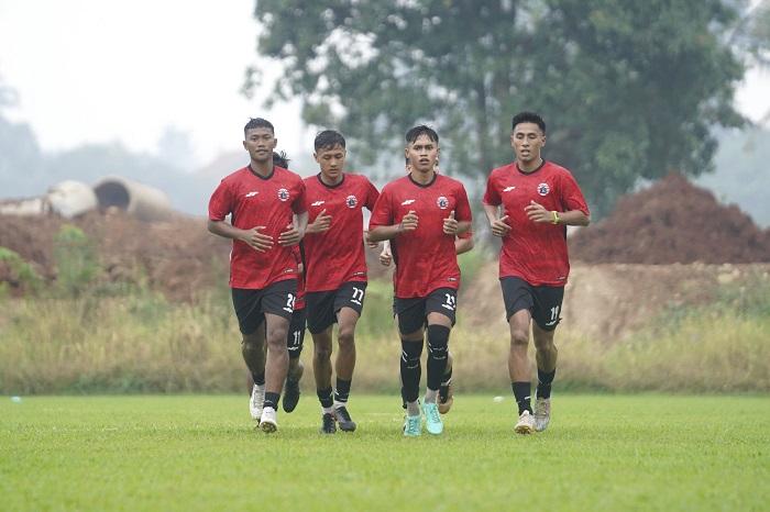 Coach Thomas Doll Sedang Menyari Keseimbangan Macan Kemayoran dalam Latihan Perdana Persija Jakarta