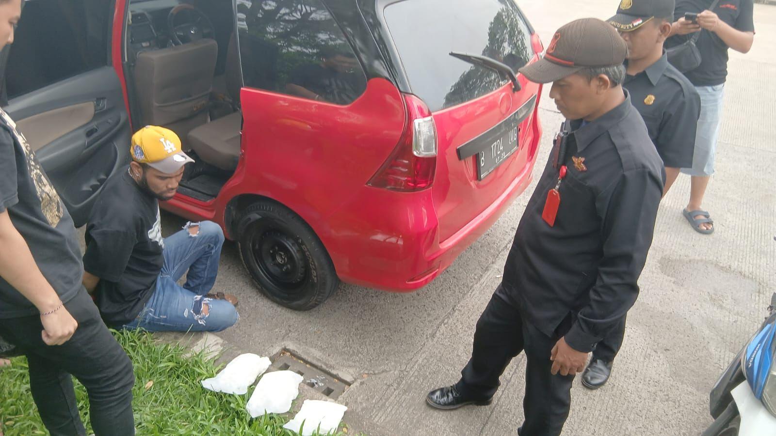Pengedar-heroin-di-jakarta-barat-ditangkap.jpg
