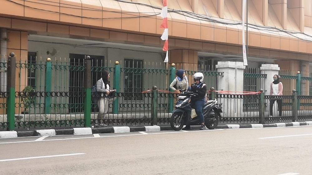 Pagar Stasiun Cikini Ditinggikan karena Sering Dilompati, PSI Usul Bikin JPO atau Pelican Crossing