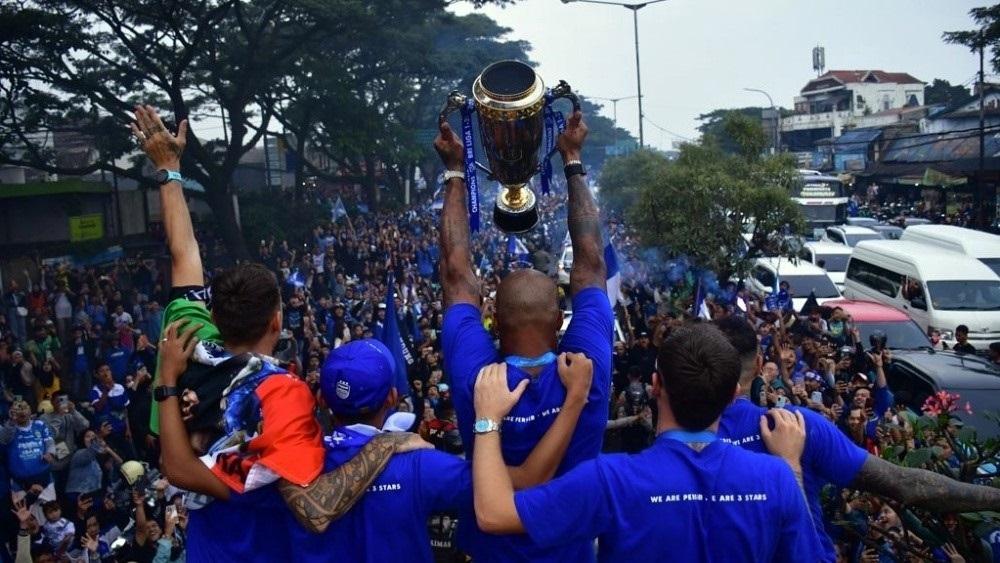 Persib-Bandung-tetapkan-jadwal-dan-rute-pawai-juara-Liga-1-20242025-Minggu-2552025.jpg