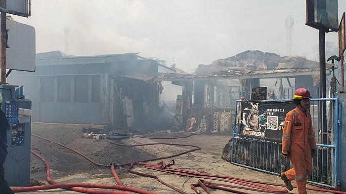 Sumber Api Kebakaran Toko Material di Bakti Jaya Depok Berasal dari Gudang Cat