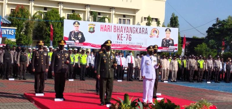 Pj-Bupati-Bekasi-Dani-Ramdan-ikuti-upacara-Hari-Ulang-Tahun-Bhayangkara-ke-76-tahun-2022.jpg