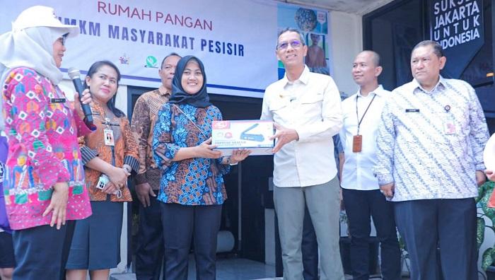 Pj Gubernur DKI Jakarta Heru Budi Fasilitasi Pelaku UMKM Muara Angke Naik Kelas