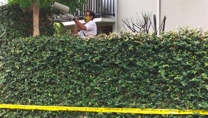 Polisi-Periksa-CCTV-di-Rumah-Irjen-Ferdy-Sambo.jpg