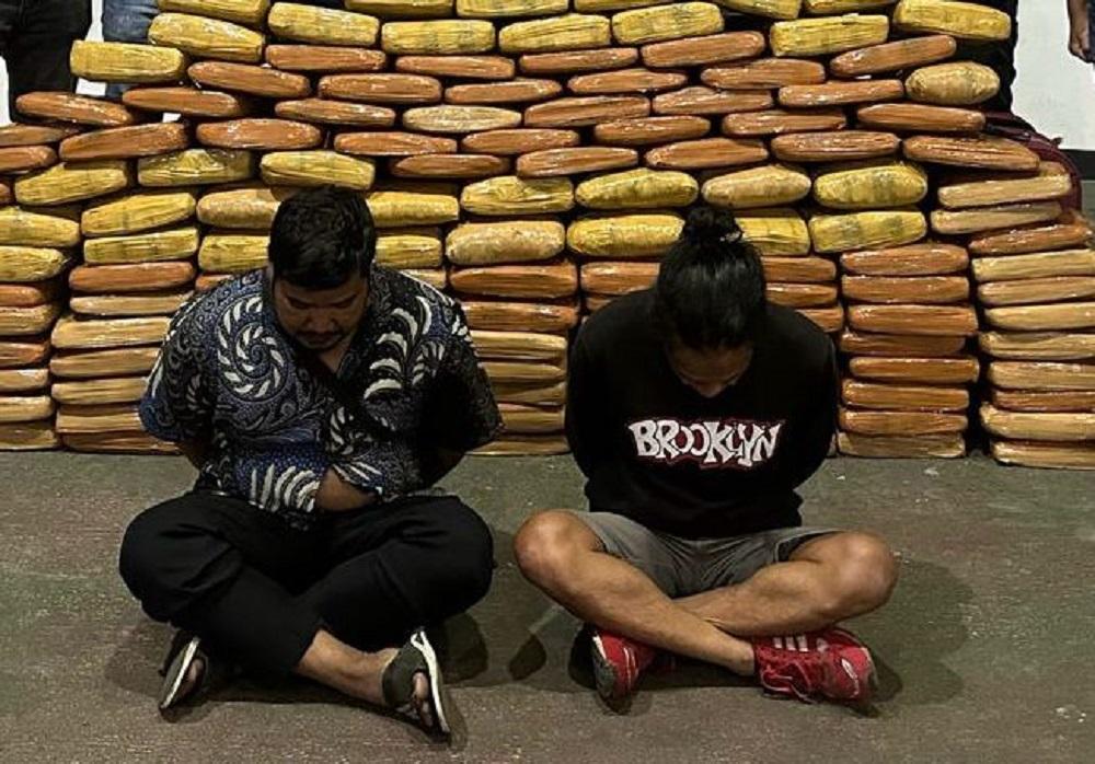 Polisi-amankan-ESL-alias-Imron-37-dan-RM-47-saat-gagalkan-penyelundupan-narkotika.jpg