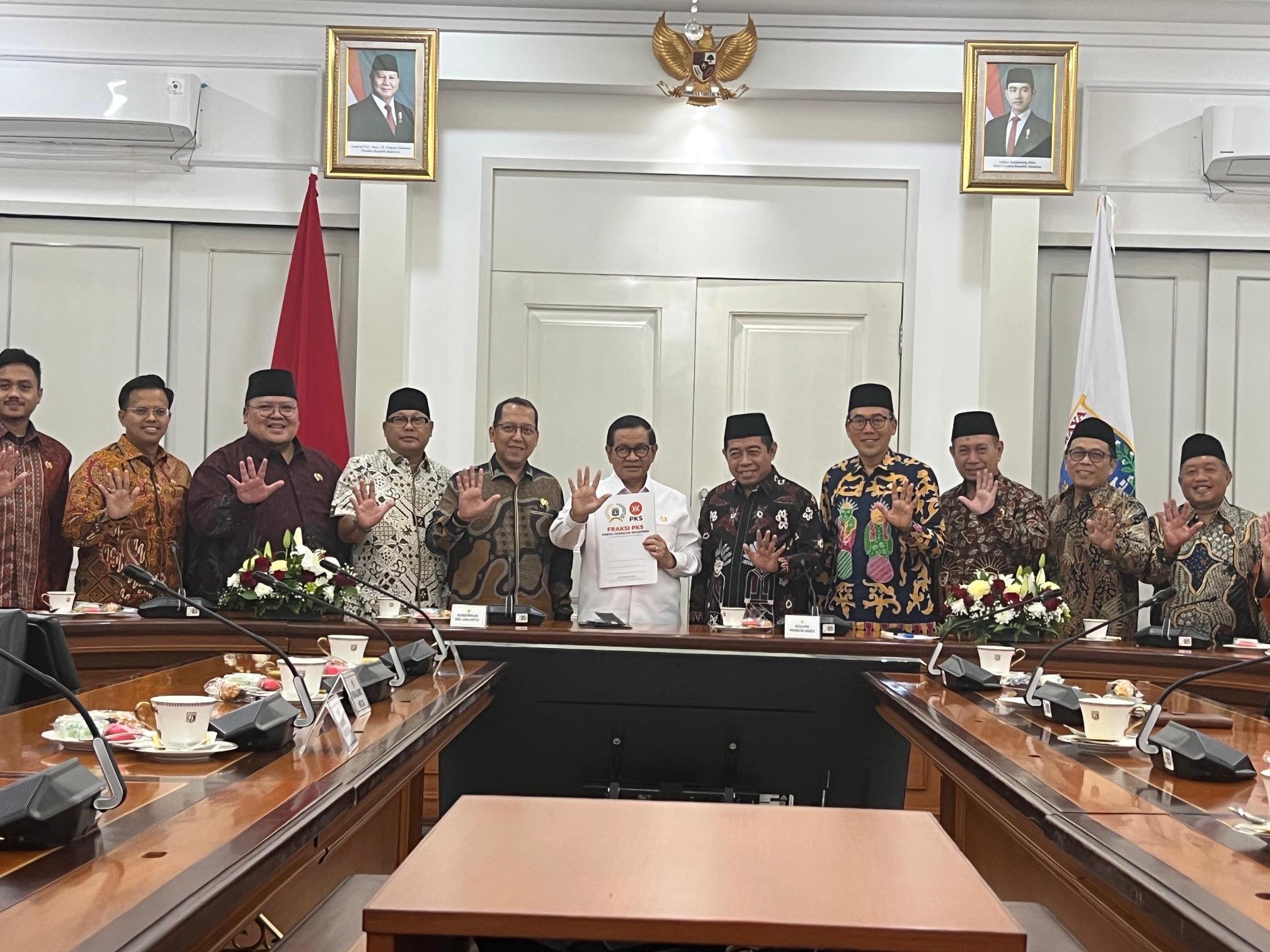 PKS Ingatkan Jakarta Darurat Sampah, Minta Program Bank Sampah Tingkat RW Diperkuat