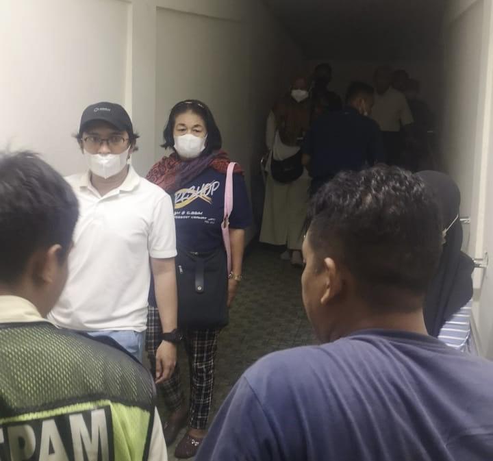 Kebakaran Landa RS Harapan Bunda Ciracas, Keluarga Pasien Panik Lihat Kepulan Asap di Lantai 4