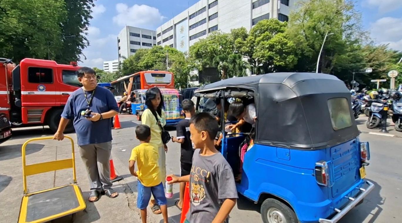 RUANG-BAHAGIA-RAKYAT-Di-balik-kemeriahan-orn.jpg