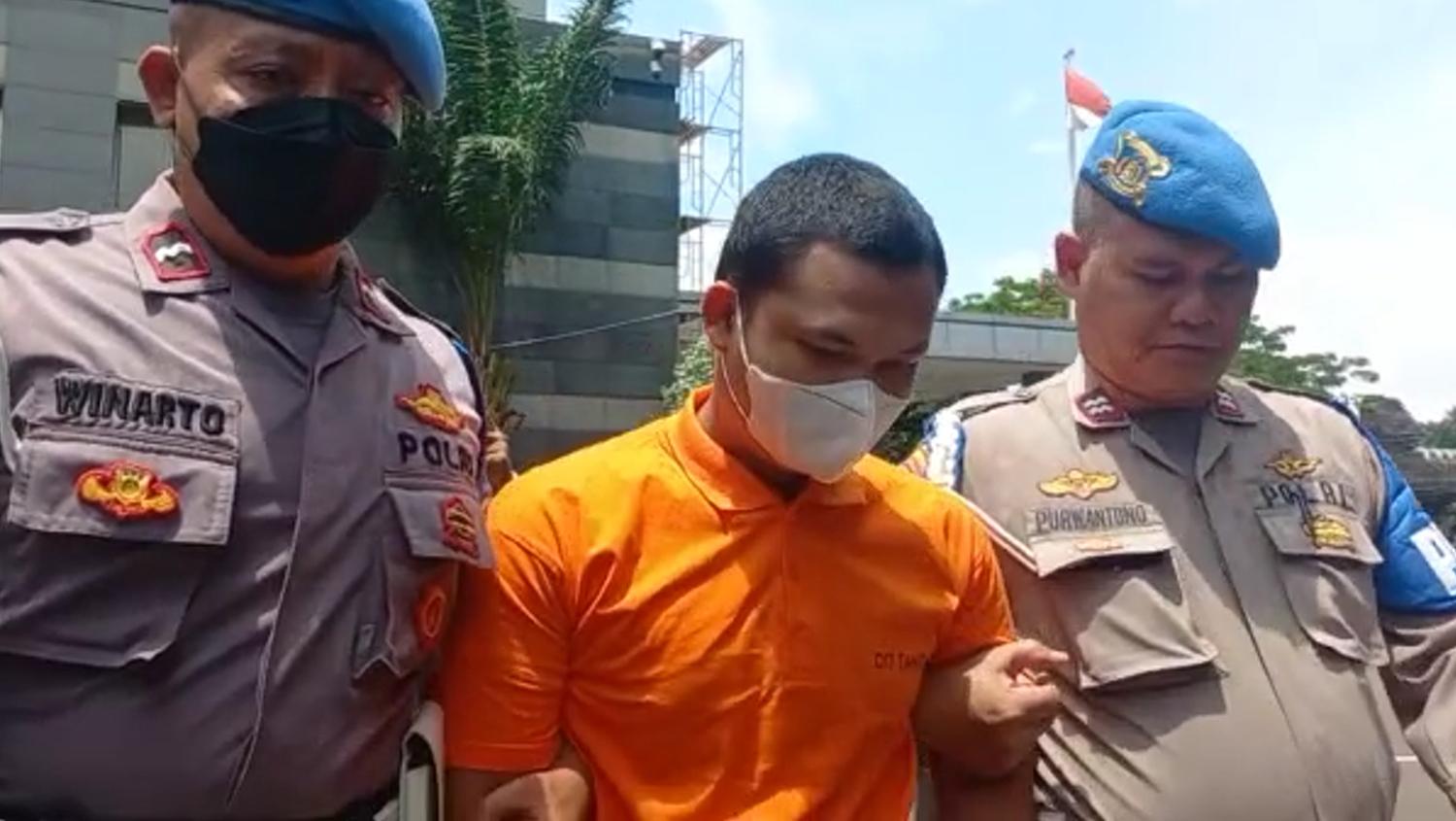 Rekonstruksi-Pembunuhan-Sopir-Taksi-Online-di-Cimanggis-Oleh-Tersangka-Bripda-HS.jpg