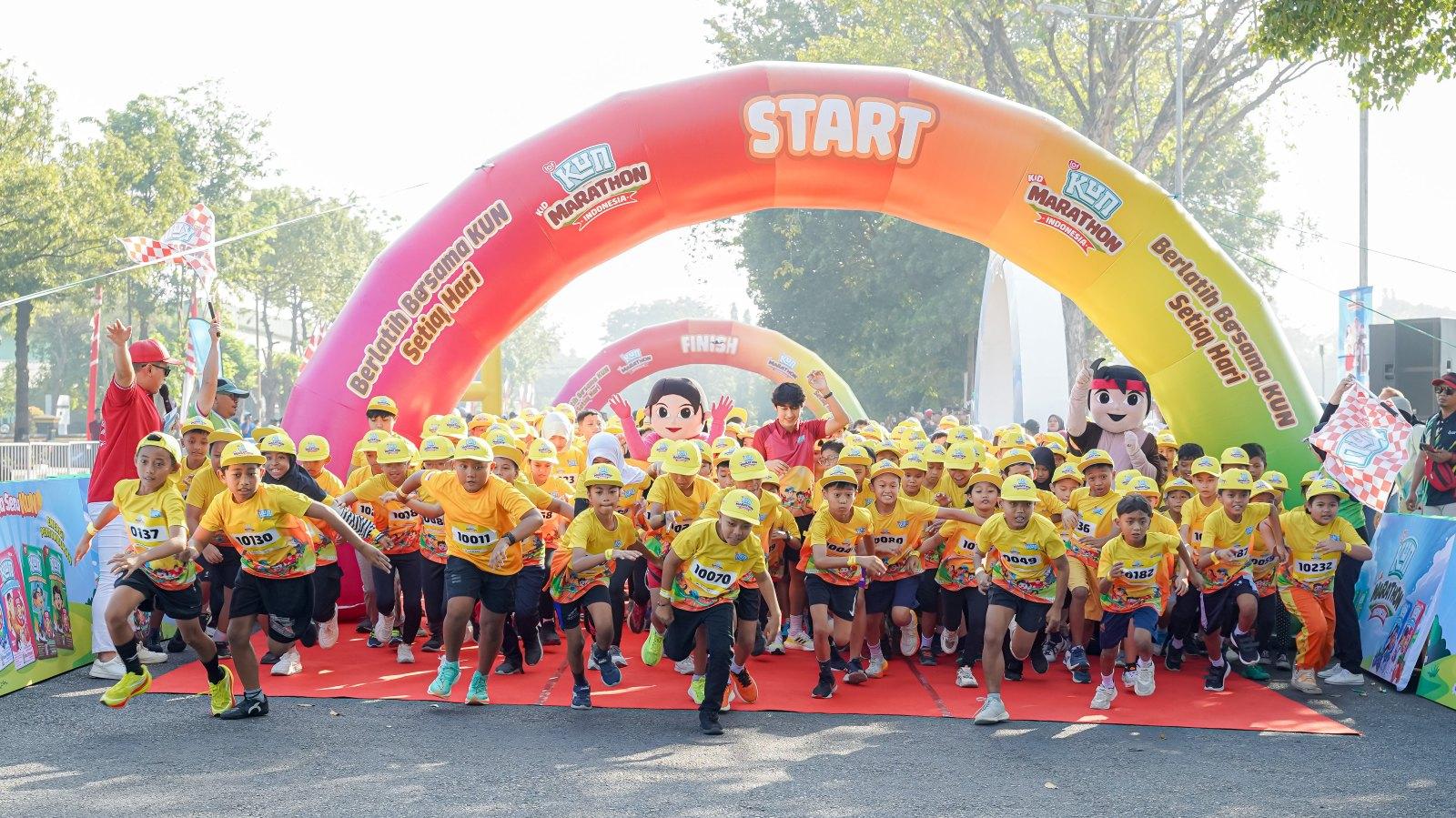 Ribuan-anak-anak-mengikuti-KUN-Kid-Marathon-yang-digekar-di-Lapangan-KODAM-V-Brawijaya.jpg