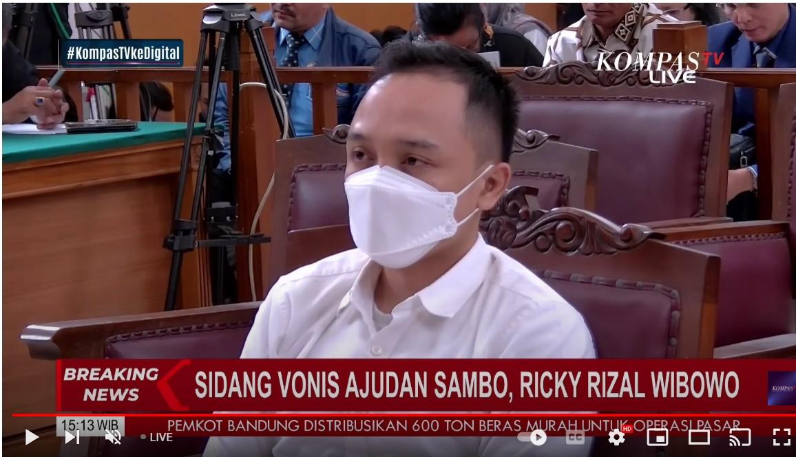 Ricky-Rizal-menghadapi-sidang-vonis-selaku-terdakwa.jpg