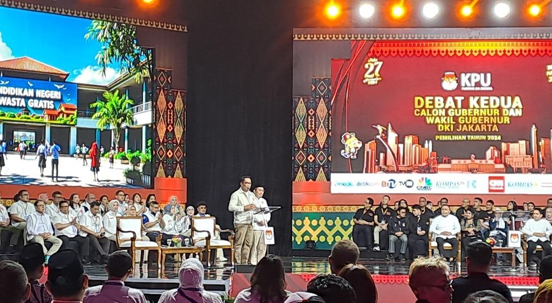Pendukung Pramono Anung dan Massa Ridwan Kamil Bertemu di Lokasi Debat, Adu Yel-yel Ramaikan Suasana