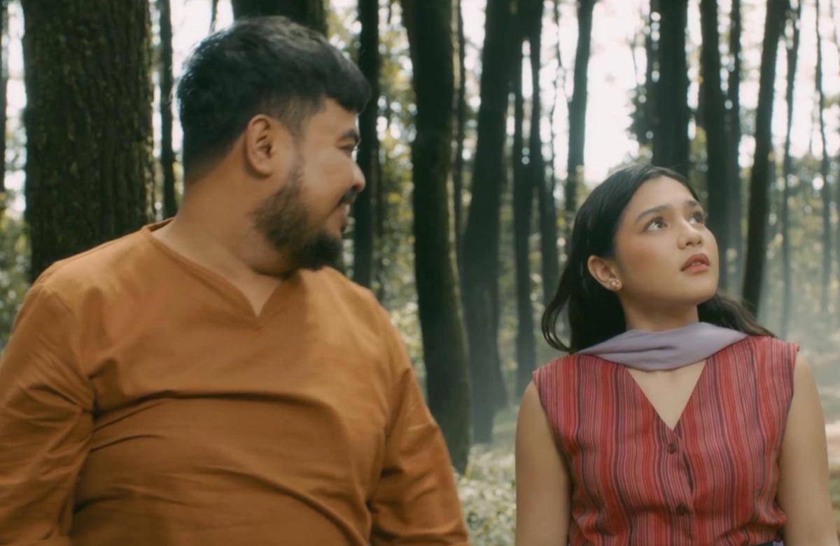 Cerita Davina Karamoy Jadi Tunangan Rigen Rakelna di Film 'Kang Solah ...