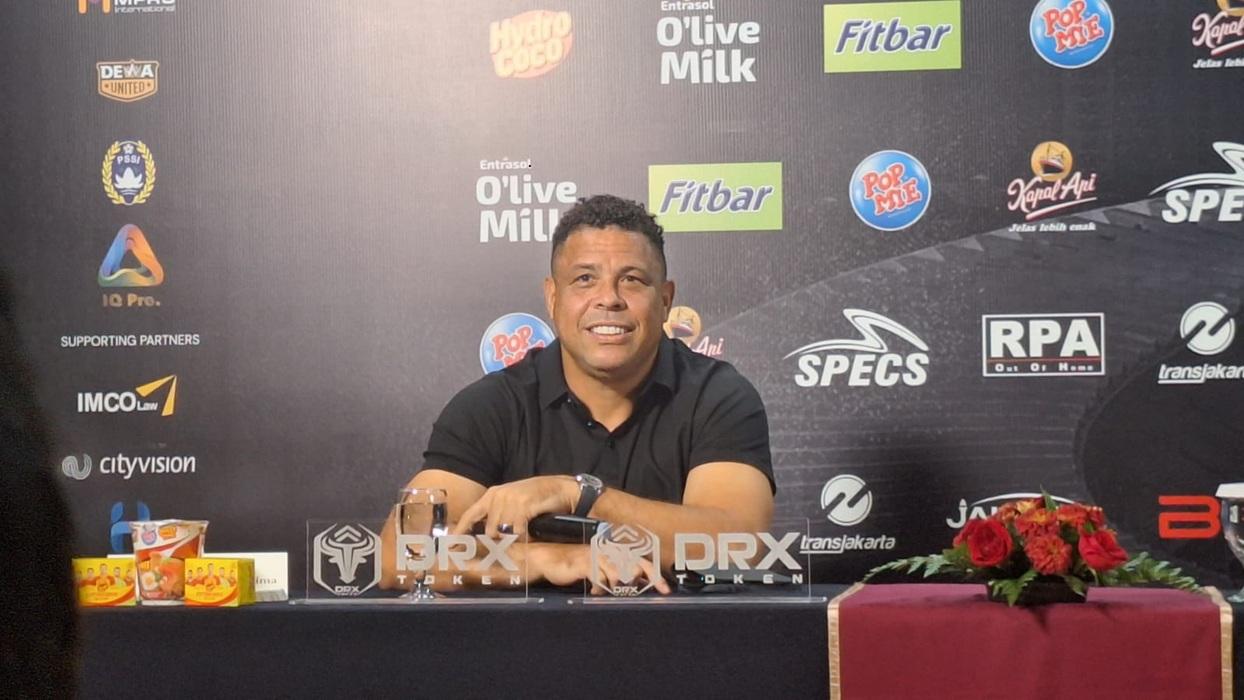 Ronaldo-Nazario-saat-melakukan-konferensi-pers-Jumat.jpg